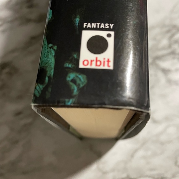 Jade City by Fonda Lee Hardcover First edition - Picture 13 of 14